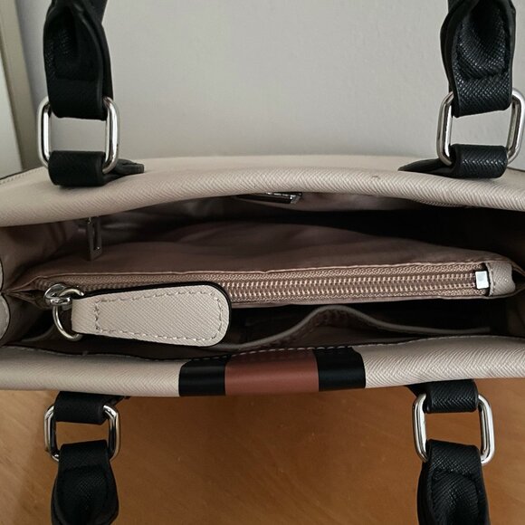 Guess Handbags (Set of 2) - Picture 4 of 8